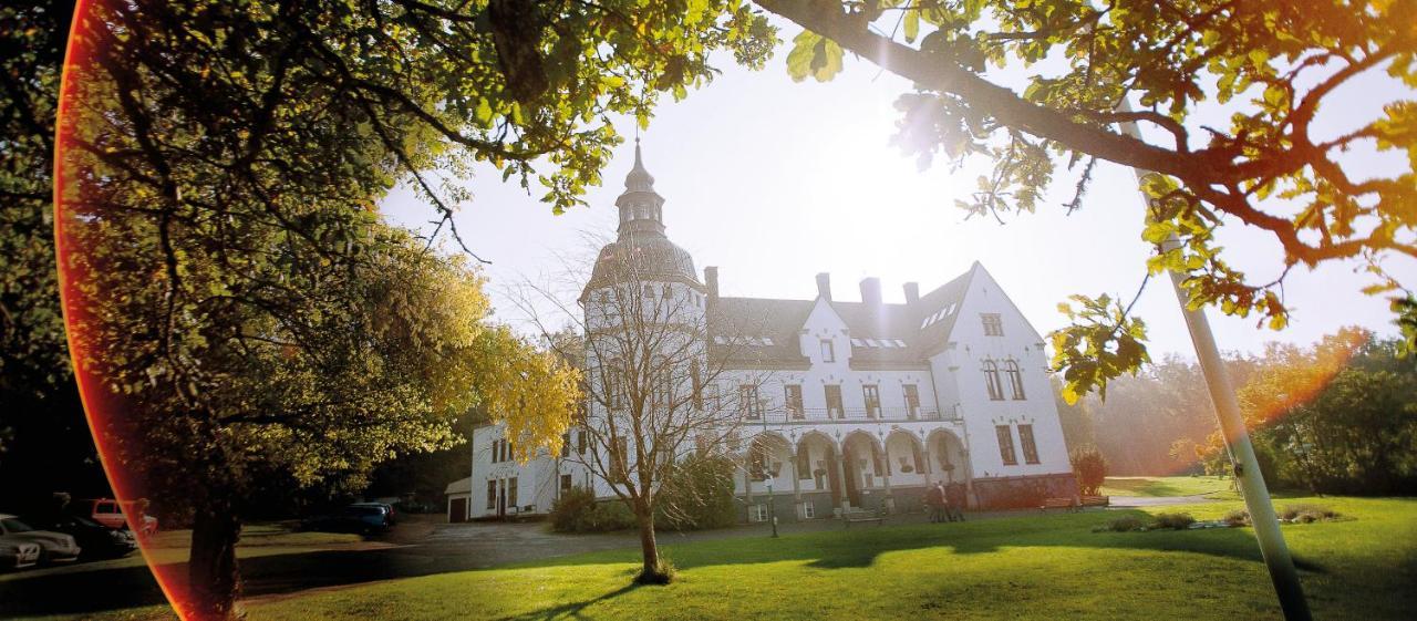 Hellidens Slott Hotel Tidaholm Exterior foto