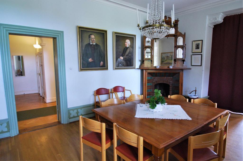 Hellidens Slott Hotel Tidaholm Exterior foto